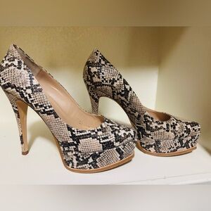 Chic Manhattan Beach leather Snakeskin Patterned Platform Heels 8